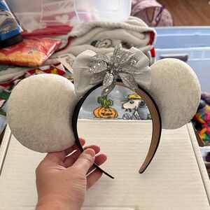 Holiday Silver Glitter Bow Minnie Ears